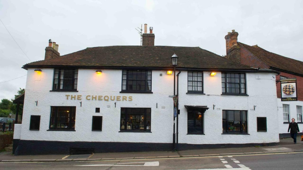 Chequers Inn Баттл Экстерьер фото